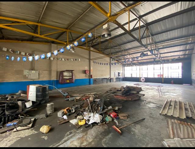285M² WAREHOUSE TO LET IN SPARTAN